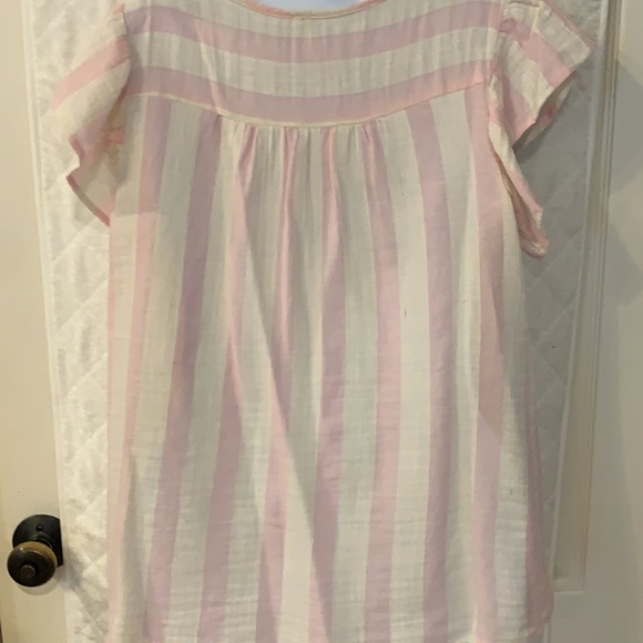 Fun Linen Top! - Picture 3 of 3